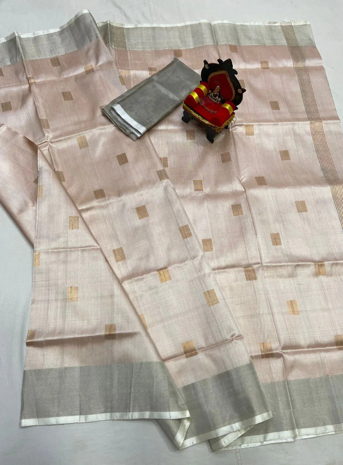 UPPADA PATTU SILVER BORDER SAREE - pochampallysarees.com