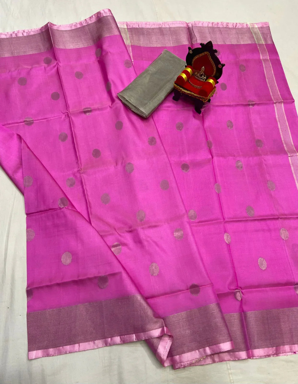 UPPADA PATTU SILVER BORDER SAREE - pochampallysarees.com