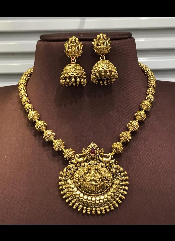 Short neckset