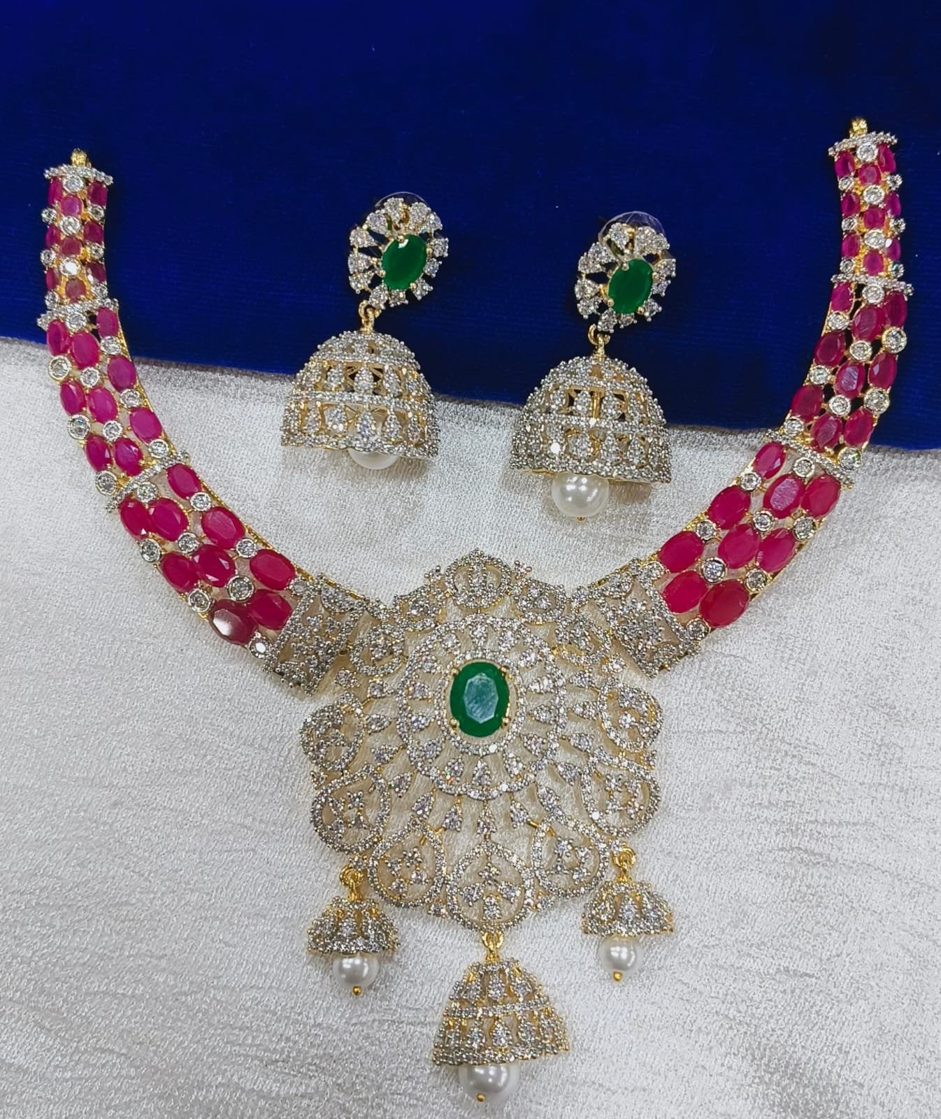 Dimond replica neck set