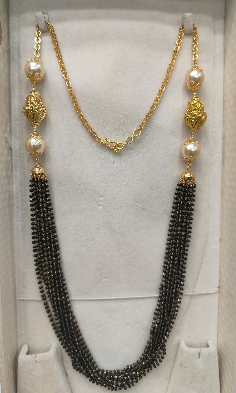 Handmade gold copy desighner black beads