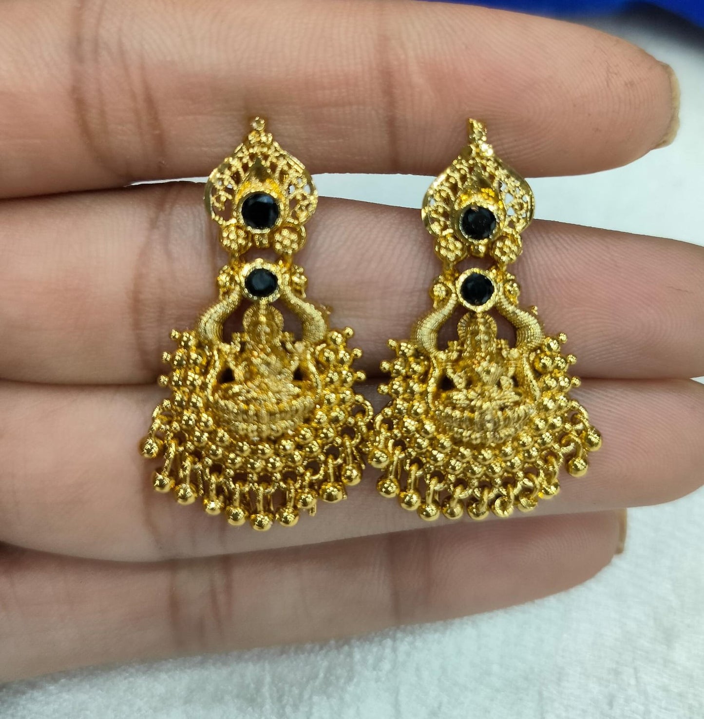 Black stone antique hangings