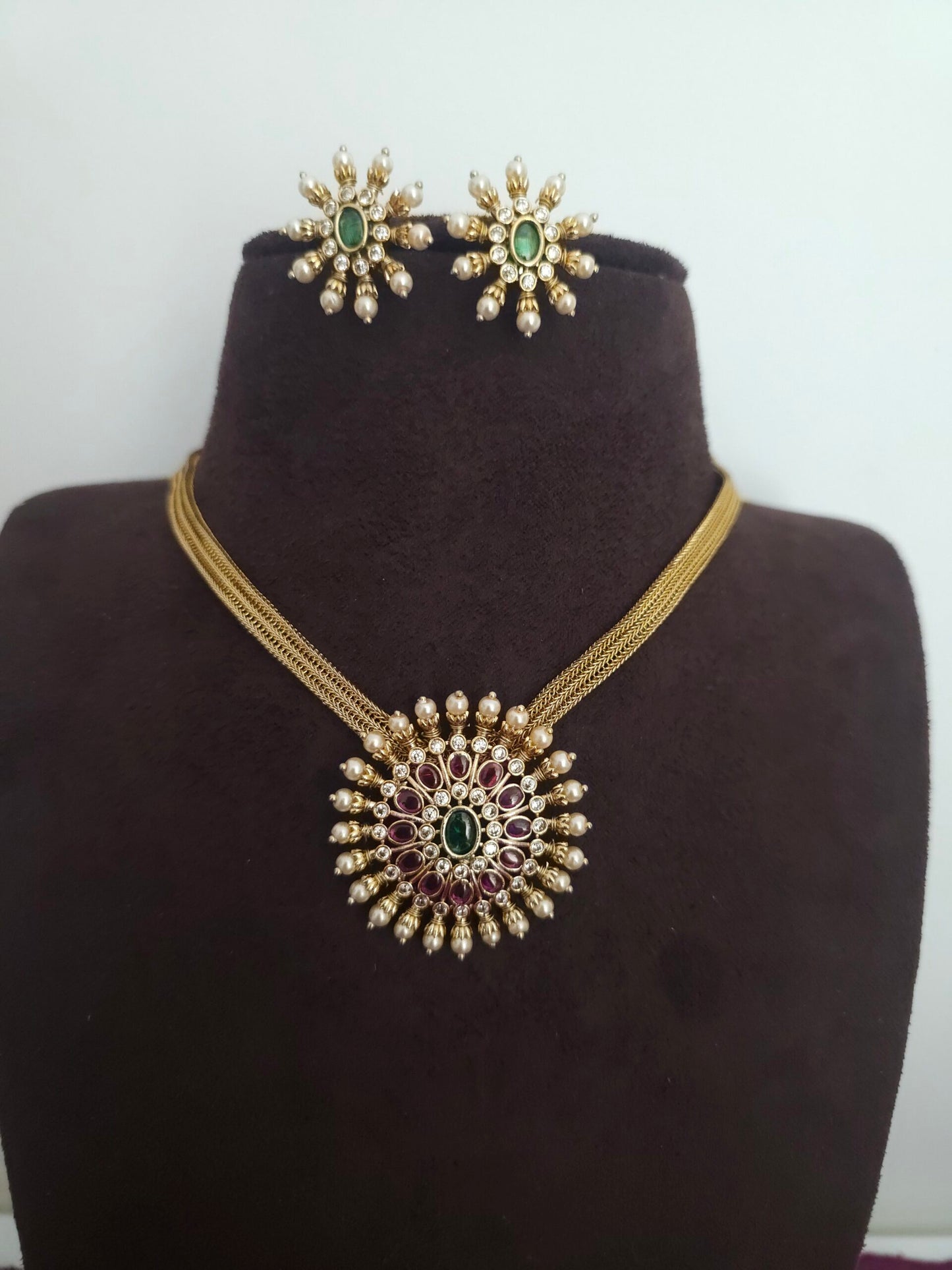 Multy neck choker
