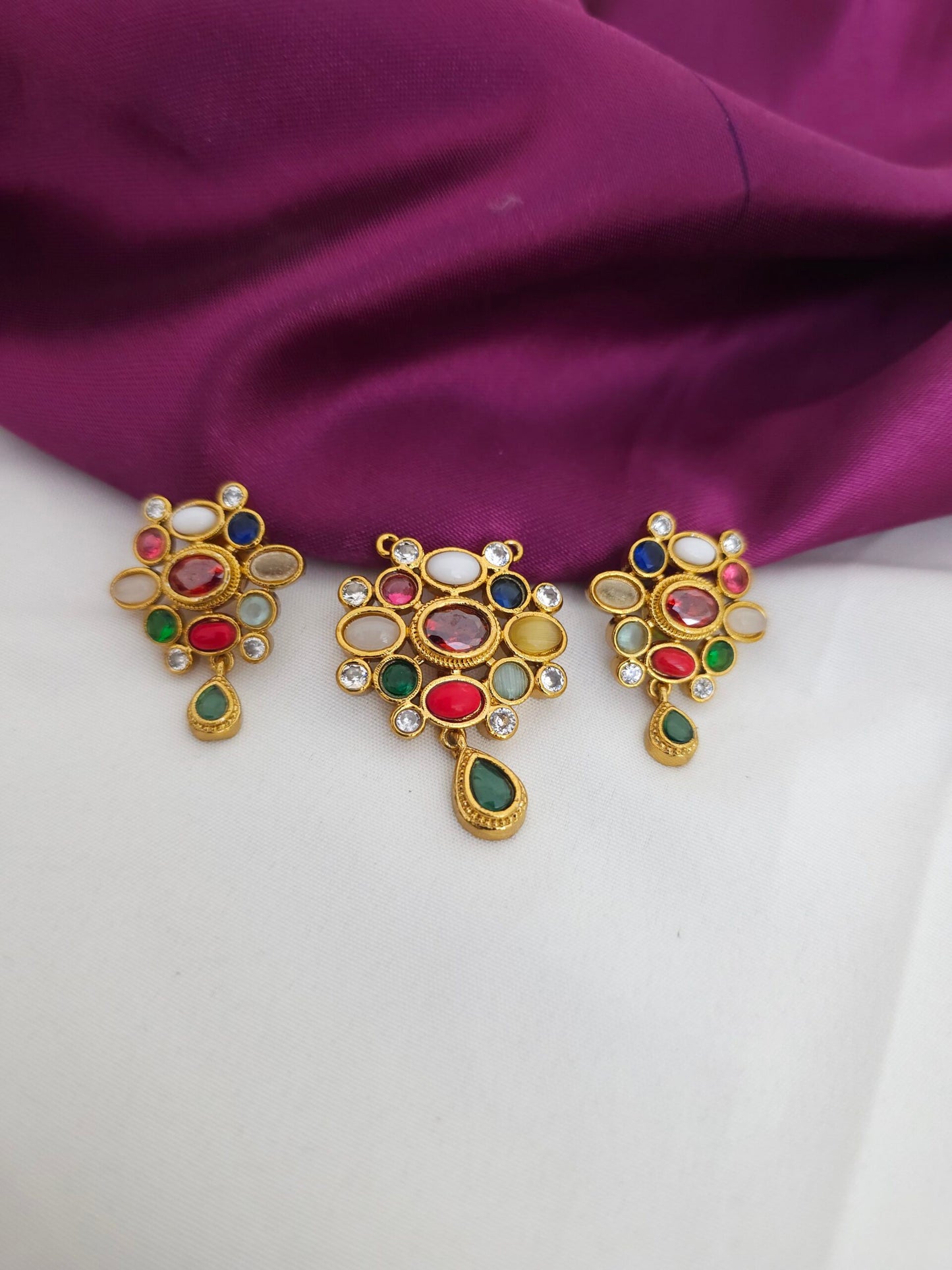 Navaratna pendant set