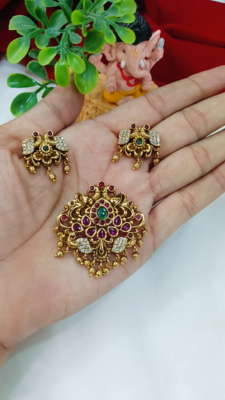 kempu Pendent with Earrings