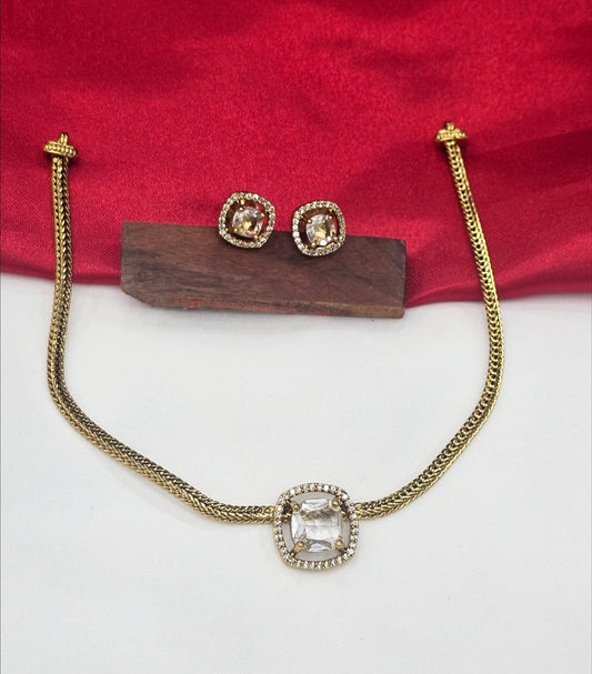 Antique choker just 299