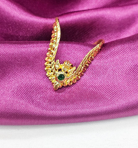 Vanki ring adjustable with green stone  299