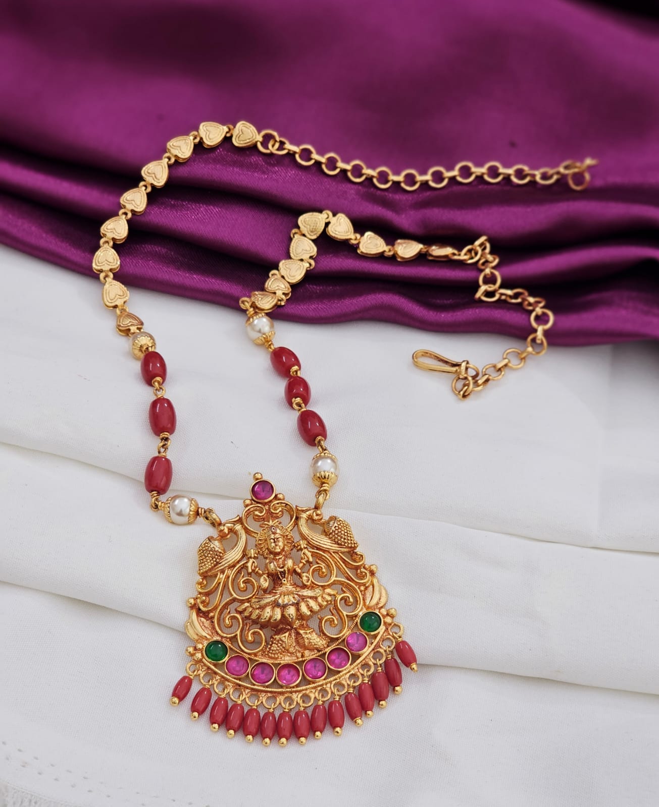 beautiful necklace just 650