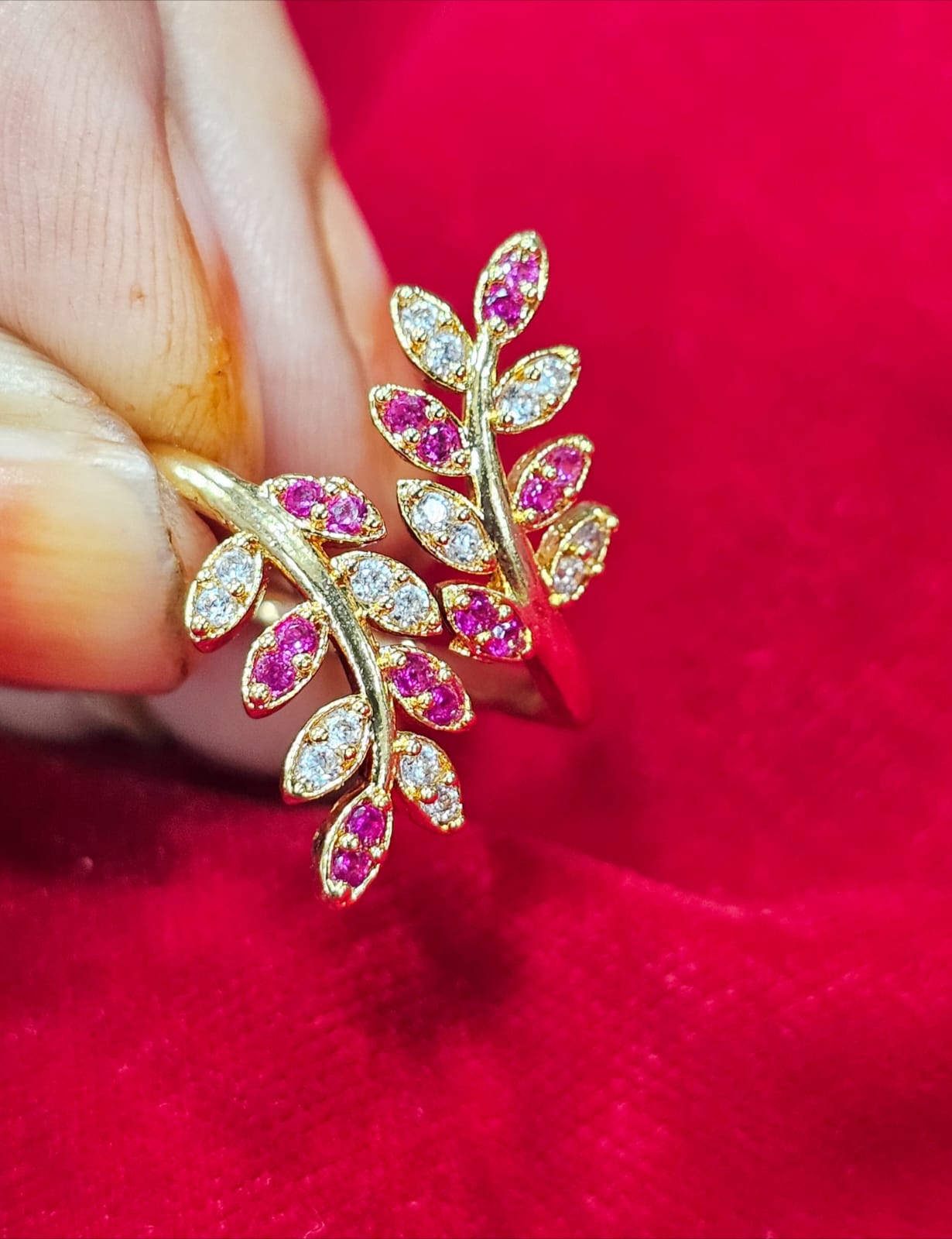 Adjustable finger rings with pink just 350