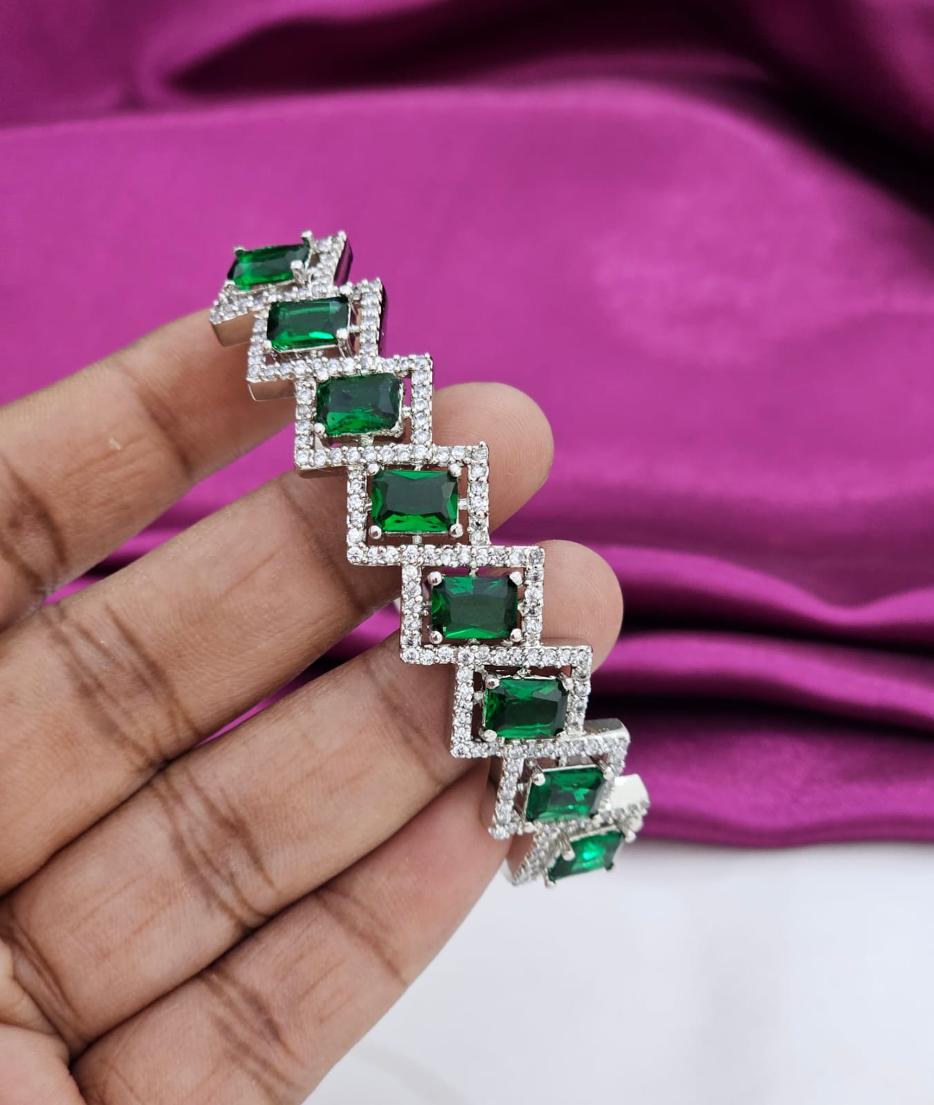 Openable bracelet fit green colour just 799