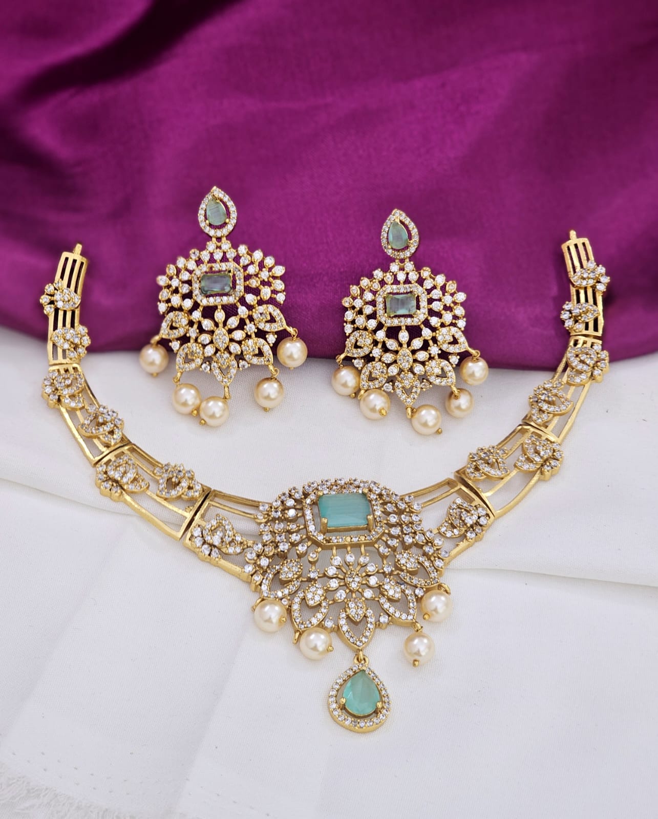 Beautiful neckset just 899