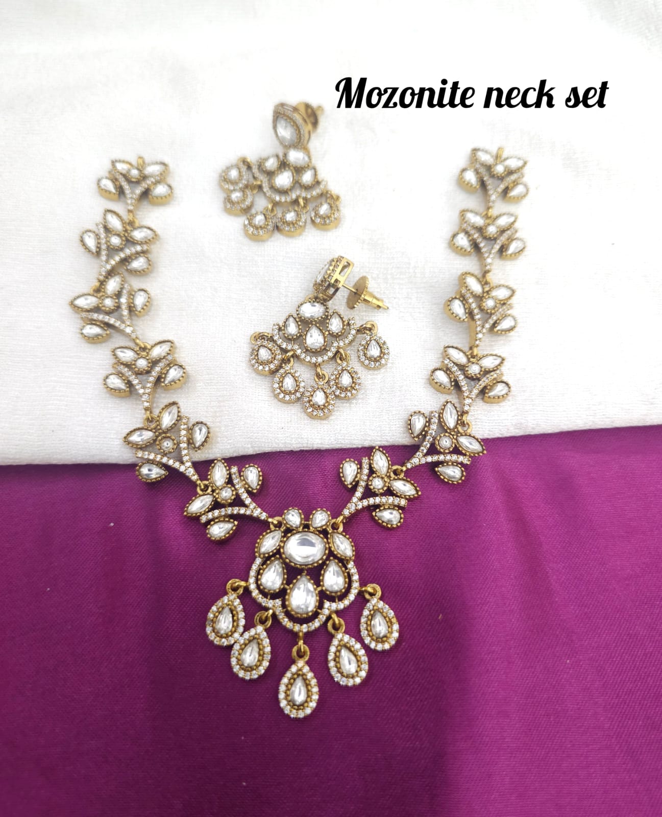 Mozonite choker actual price 1399offer price 999 free shipping
