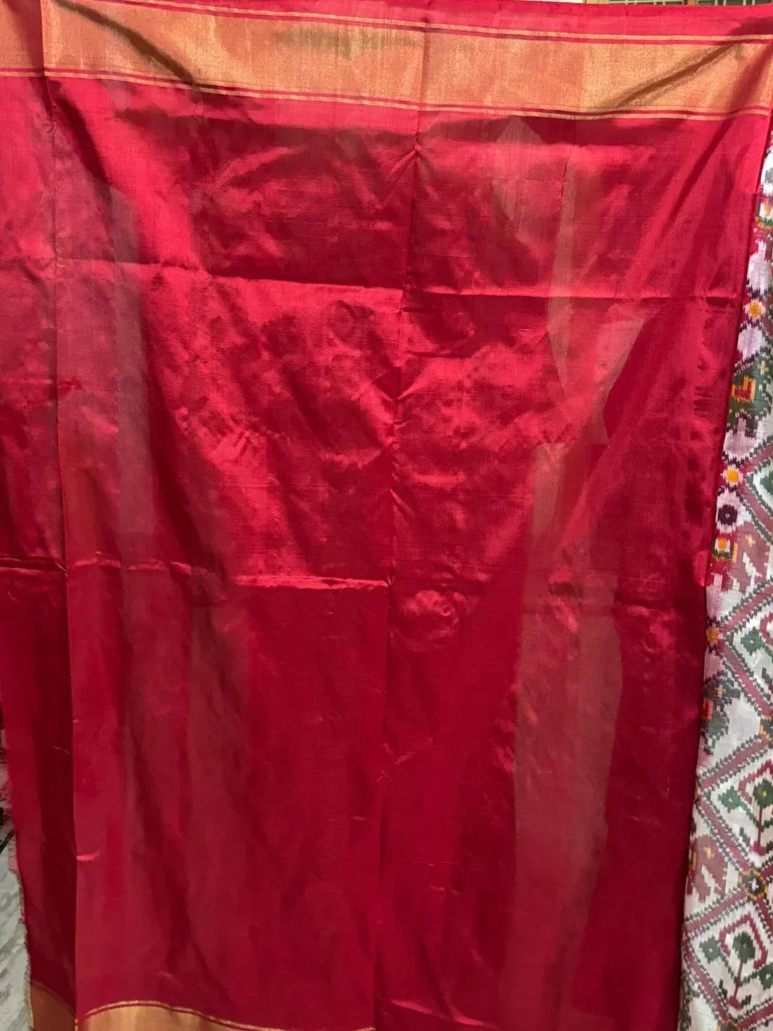 POCHAMPALLY SILK PATOLA WHITE RED SARI - pochampallysarees.com