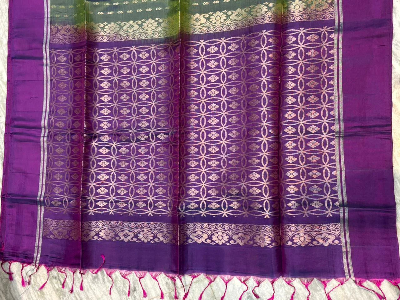 Elegant Green & Purple Pure Soft Silk Saree with Rich Zari Pallu - pochampallysarees.com