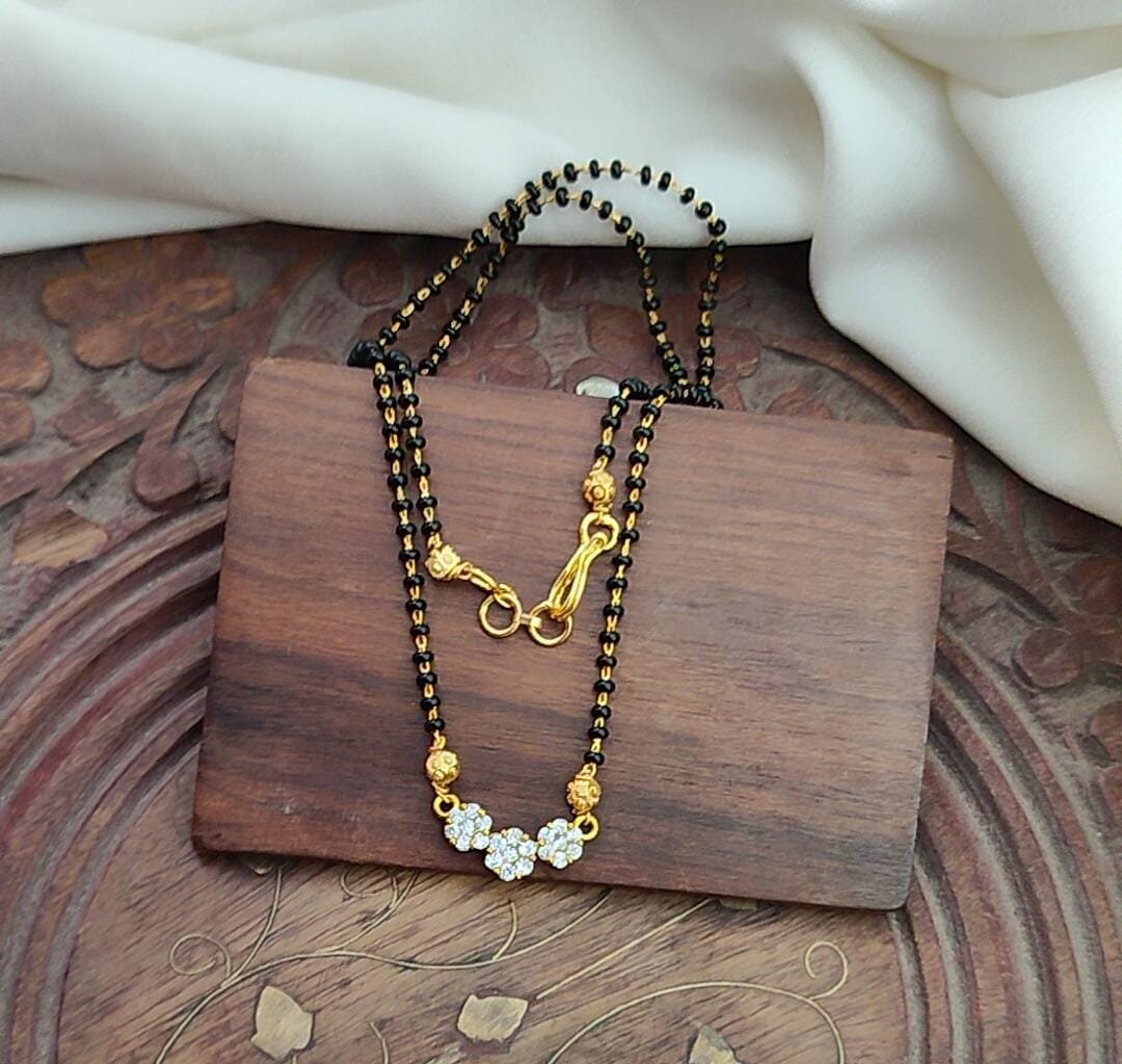 Sinole dimond copy black beads just 280