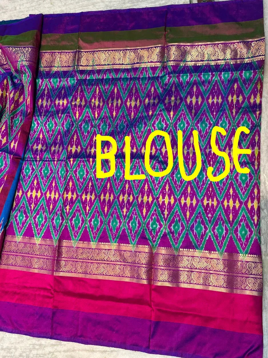 Pochampally Ikat Silk Saree – Blue Body with Ganga-Jamuna Borders (Pink & Green) | Dual-Tone Handloom Classic - pochampallysarees.com