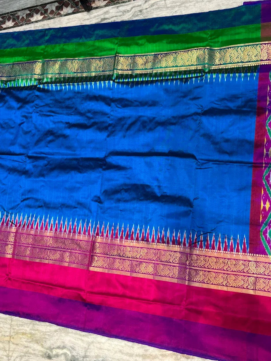 Pochampally Ikat Silk Saree – Blue Body with Ganga-Jamuna Borders (Pink & Green) | Dual-Tone Handloom Classic - pochampallysarees.com