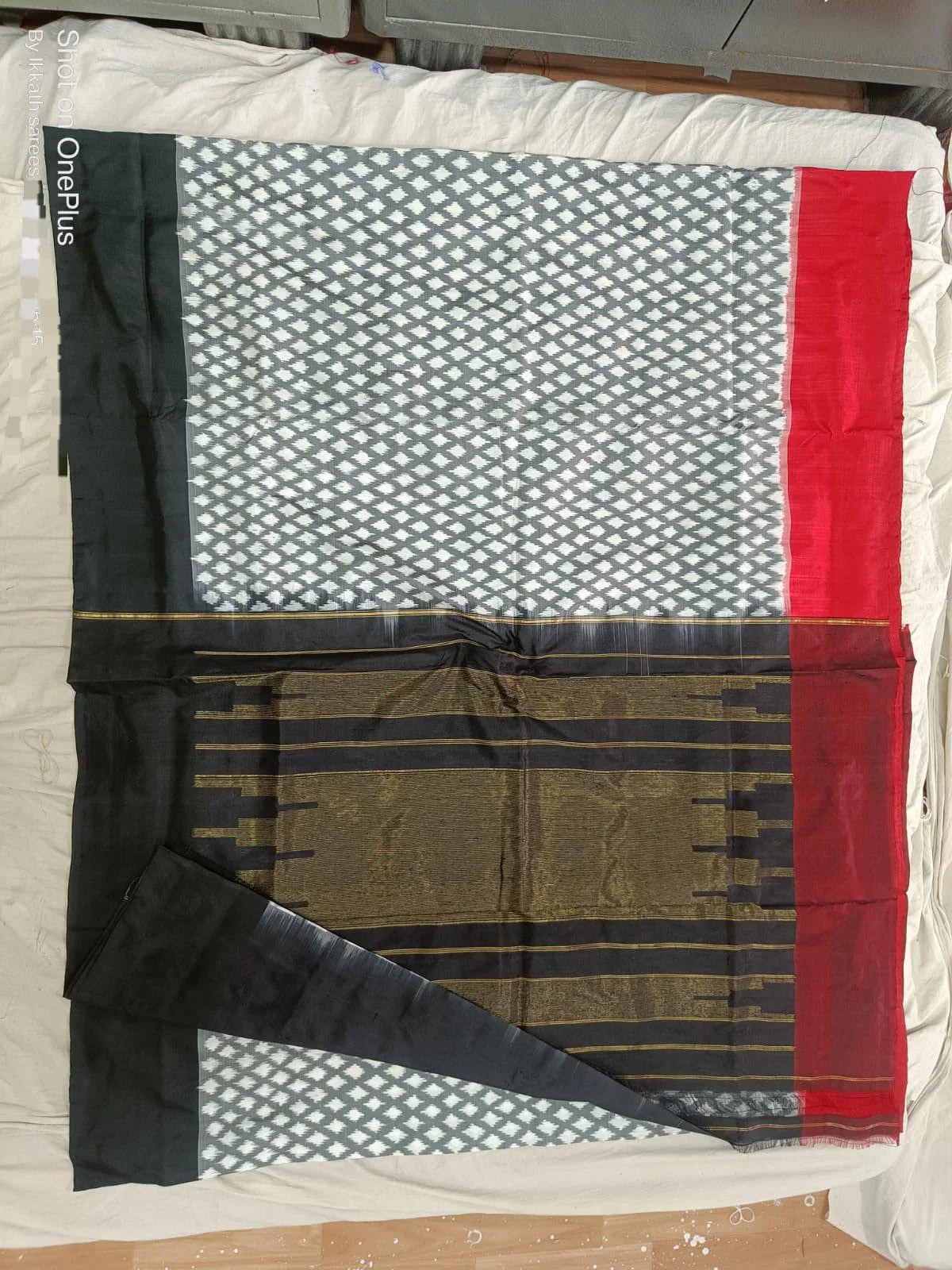 POCHAMPALLY IKKAT SILK GRAY BLACK RED SARI - pochampallysarees.com