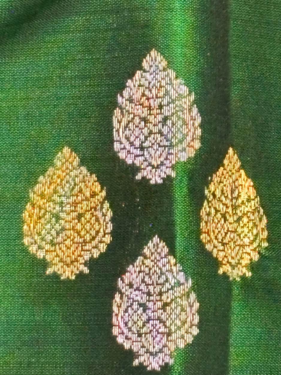 Kanchi Soft Silk Saree Green | Gold & Silver Buttas, Multi-Color Pastel Border & Rich Pink Zari Pallu | Festive Wear - pochampallysarees.com