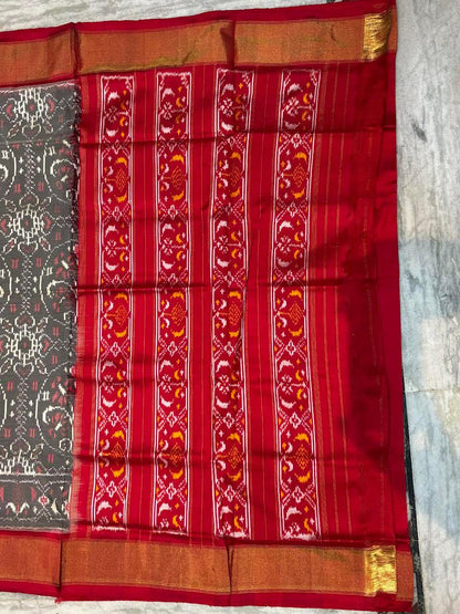 Pure Pochampally Ikkat Patola Silk Saree in Charcoal Grey & Red | Handloom Traditional Wedding Saree with Rich Zari Border & Pallu - pochampallysarees.com
