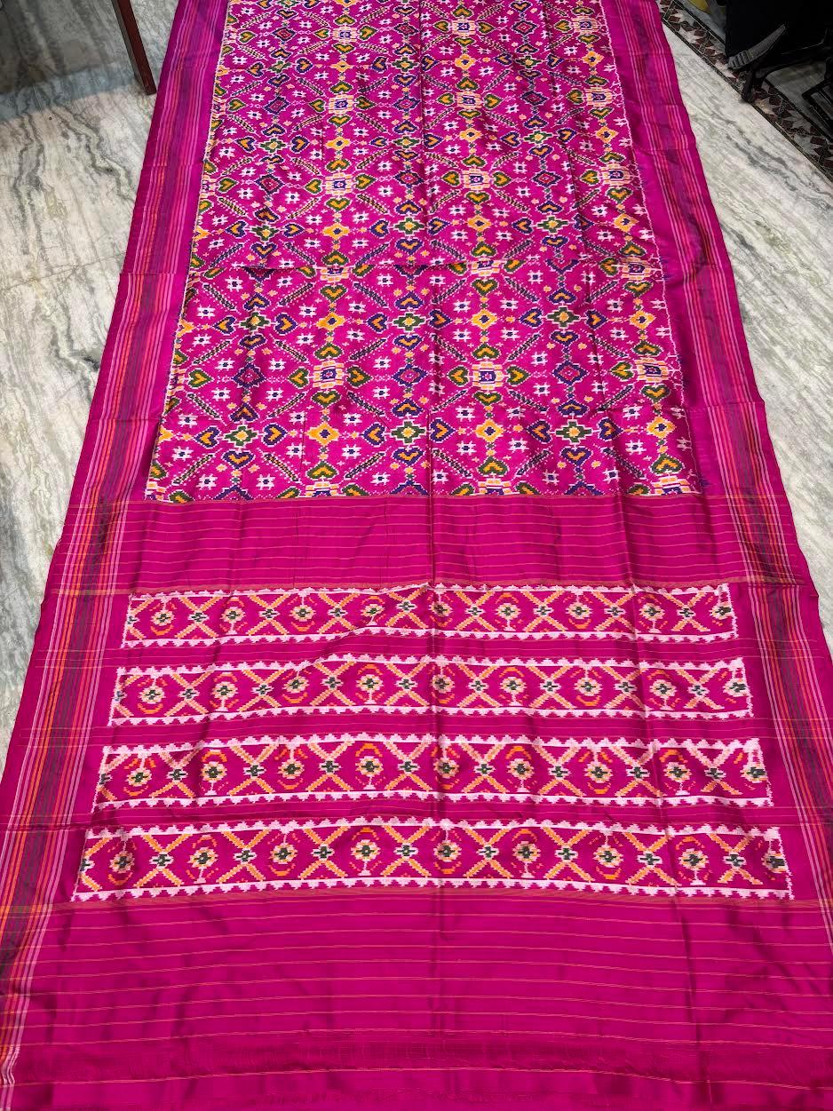 Pure Pochampally Ikat Patola Silk Saree in Magenta Pink | Handloom Geometric Pattern Pattu Saree with Designer Pallu | Traditional Wedding & Festive Wear - pochampallysarees.com