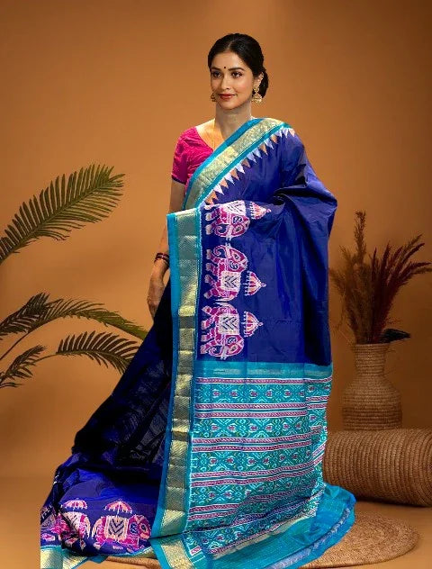 POCHAMPALLY IKKAT SILK PATOLA MIDDLE BLUE BORDER AND PALLU ANANDA BLUE ZARI BORDER PLAIN DESIGN SAREE - pochampallysarees.com