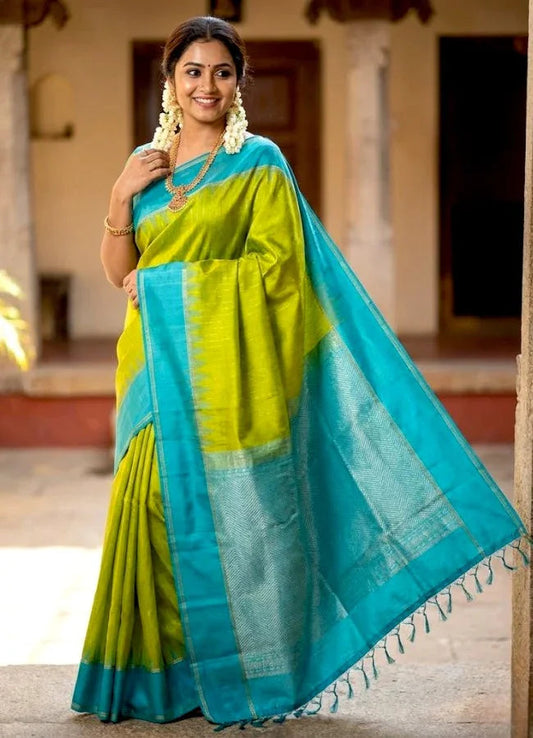 Women's Kanjivaram Soft Silk Lime Green With Aqua Blue Saree With Unstiched Blouse Piece - pochampallysarees.com