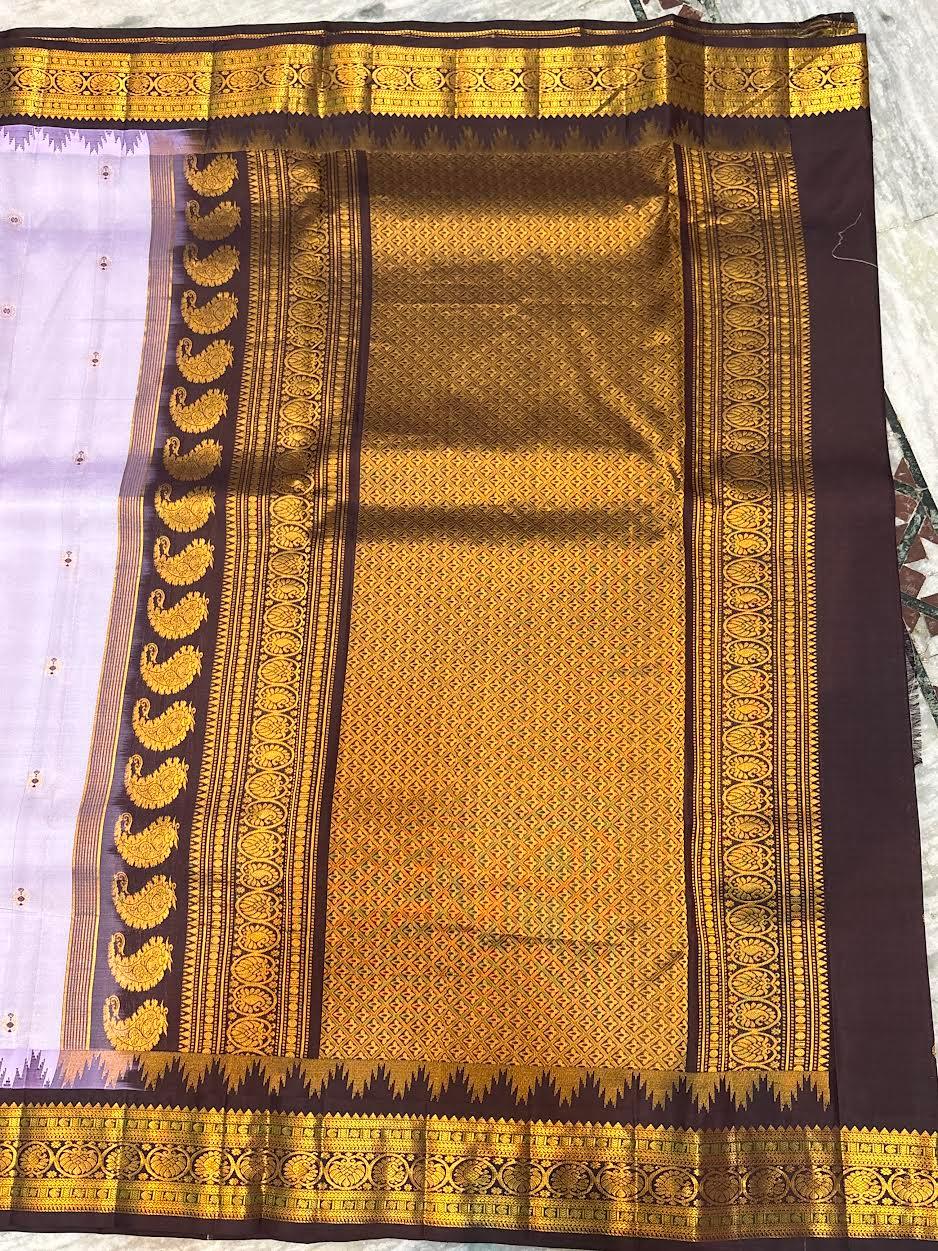 Pure Gadwal Silk Saree in Lavender & Deep Purple with Rich Gold Zari Brocade Pallu | Traditional Handloom Pattu Saree for Weddings & Festivals - pochampallysarees.com