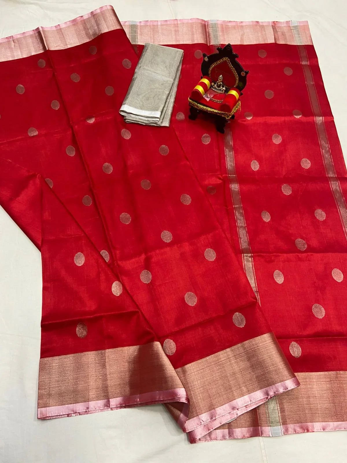UPPADA PATTU SILVER BORDER SAREE - pochampallysarees.com