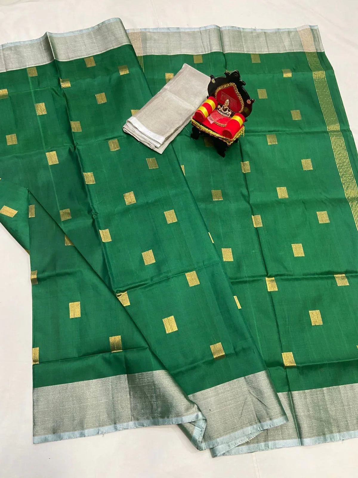 UPPADA PATTU SILVER BORDER SAREE - pochampallysarees.com