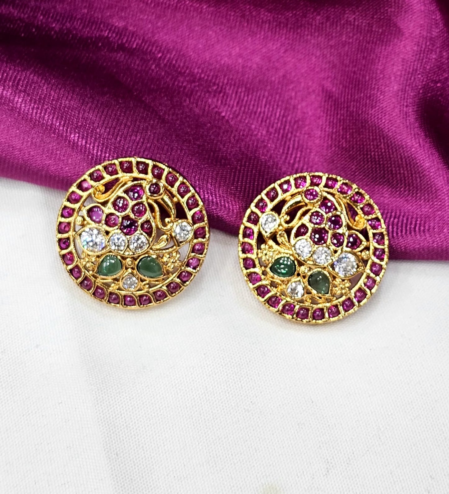 Kempu studs just 550