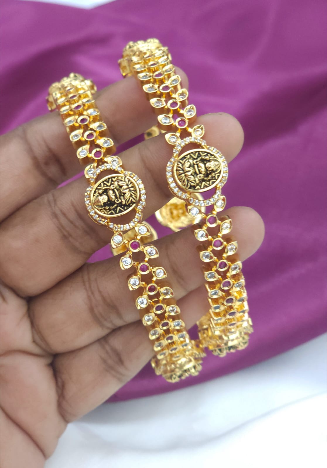 Designer bangles 950 free shipping please mention size in note