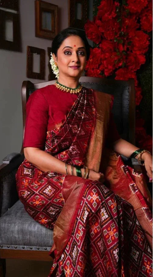 TRADITIONAL POCHAMPALLY IKKAT SILK DESIGNER PATOLA MAROON SARI - pochampallysarees.com