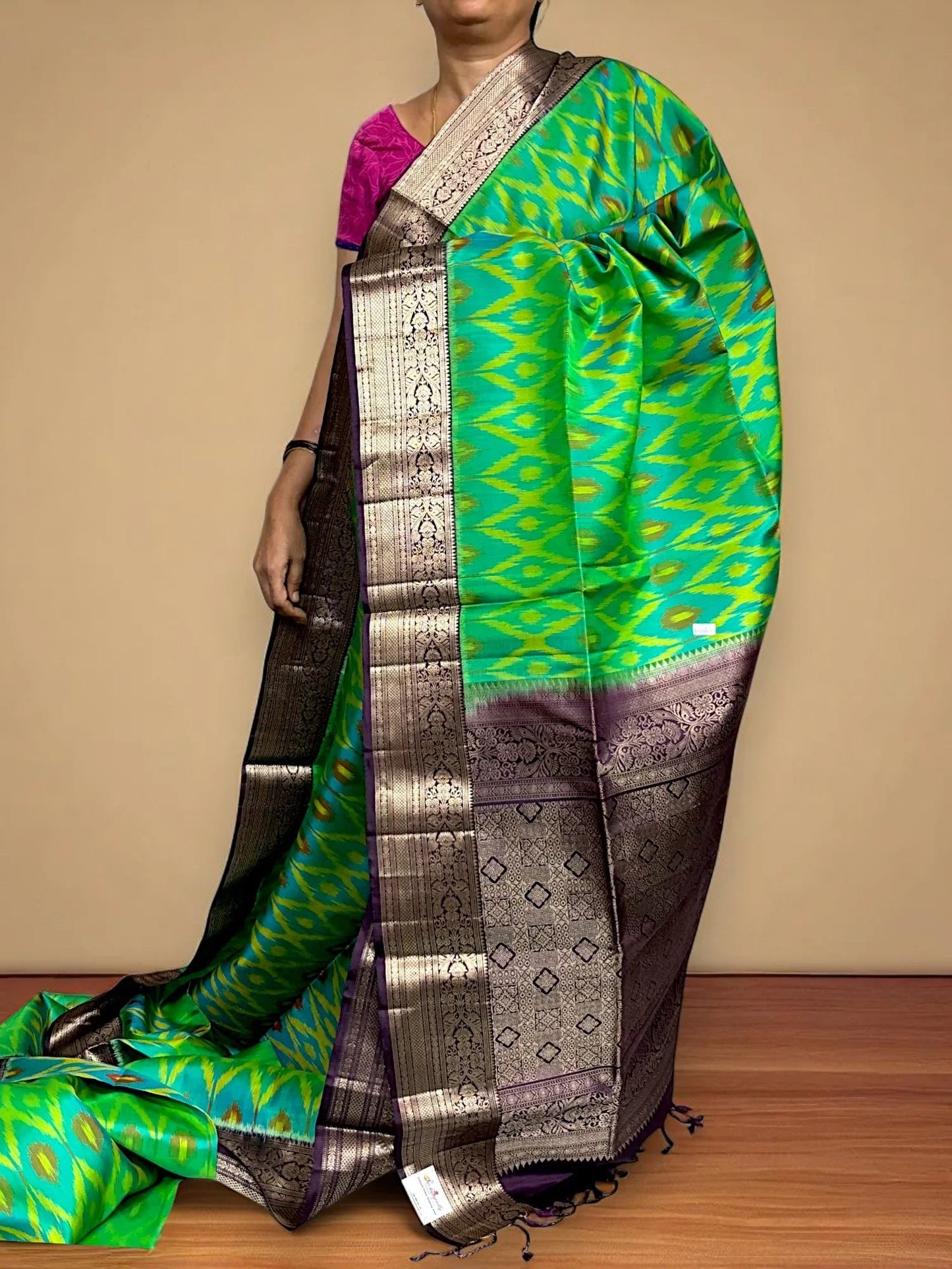 PURE SOFT SILK SAREE GREEN AND CHOCOLATE WITH ALLOVER ZARI WEAVES IN BORDER KANCHI STYLE - pochampallysarees.com